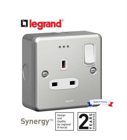 LEGRAND - Double Pole Socket Outlet Synergy, 1 Gang switched + Led, 13 A, 250 V~, Metalclad