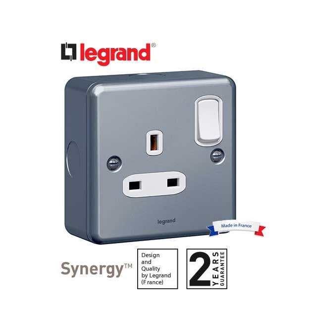 LEGRAND - Double Pole Socket Outlet Synergy, 1 Gang switched, 13 A, 250 V~, Metalclad